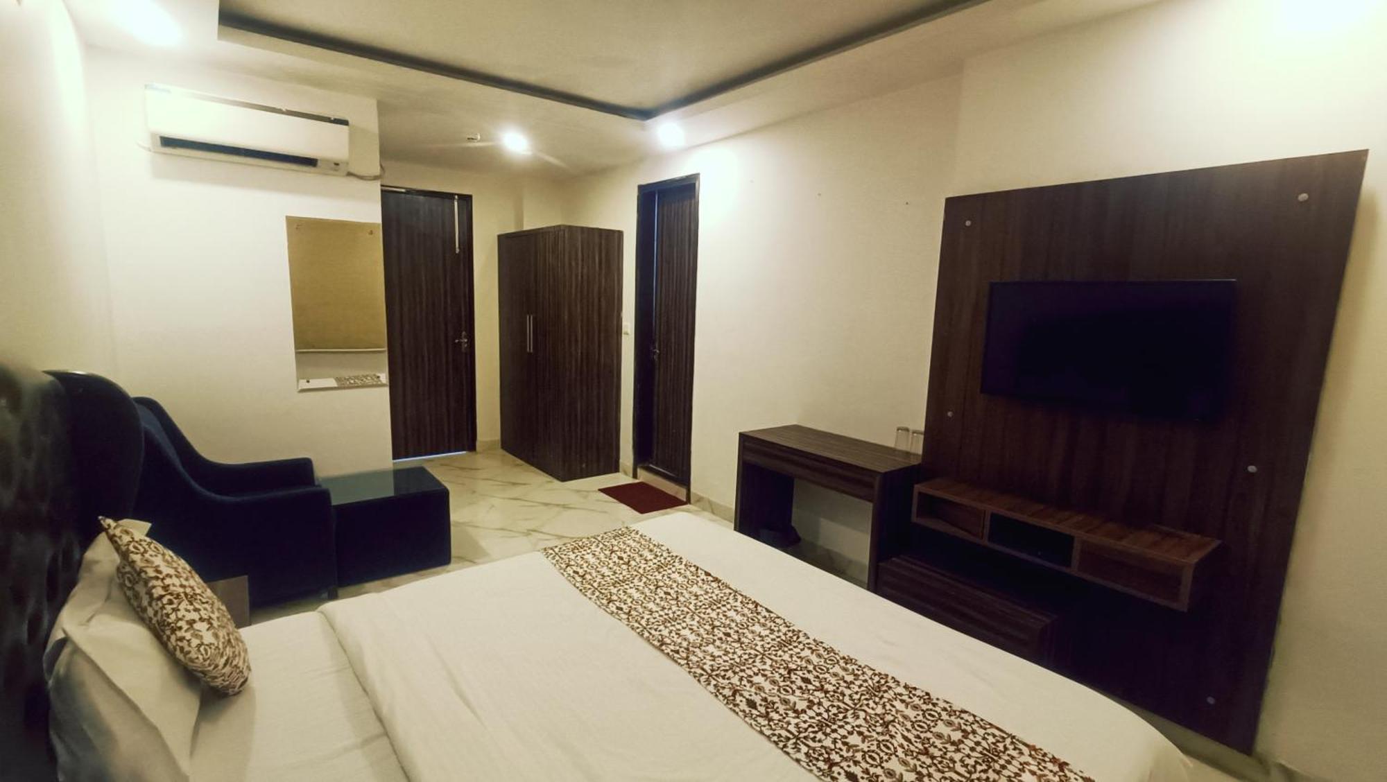 Hotel Mayda Prime Near Delhi Airport Ню Делхи Екстериор снимка